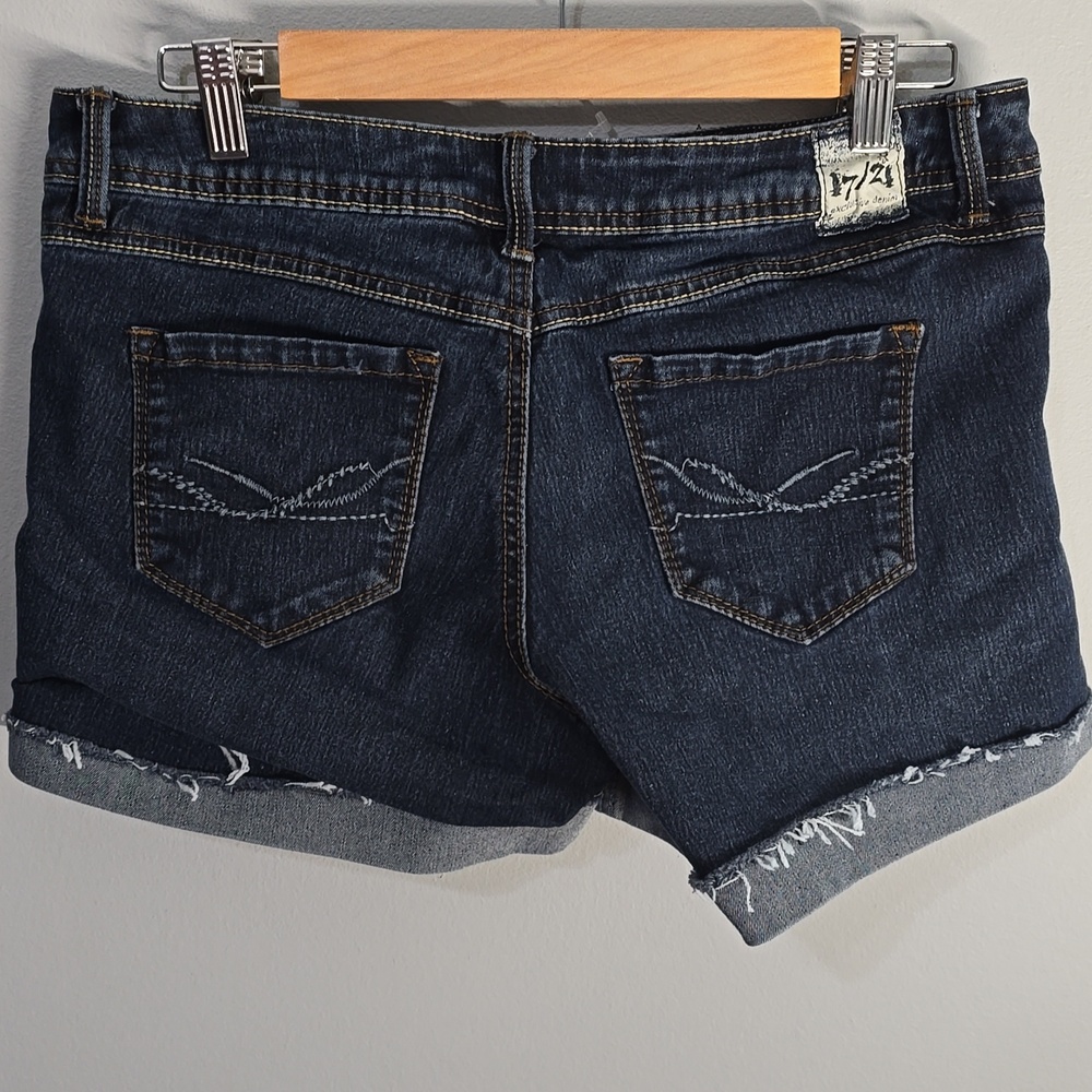 17/21 Exclusive Denim shorts Classic denim jean shorts Blue women's size  10